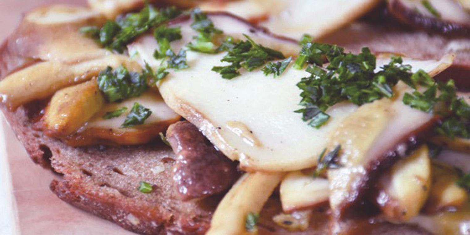 brot-mit-steinpilzen brot-mit-steinpilzen